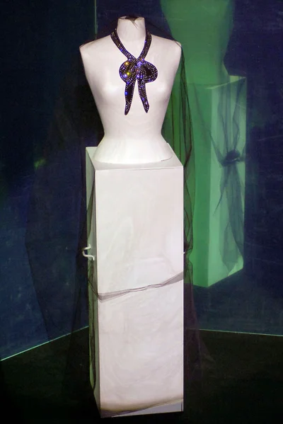 Look 25